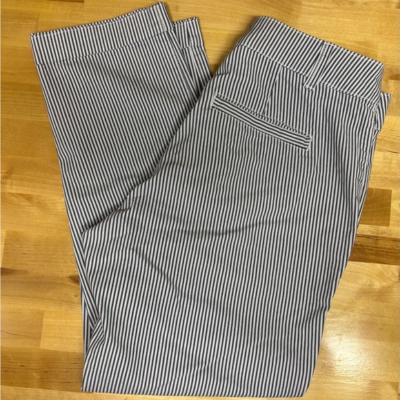 GAP - GAP for Good Girlfriend Khaki - Picture 4 of 5